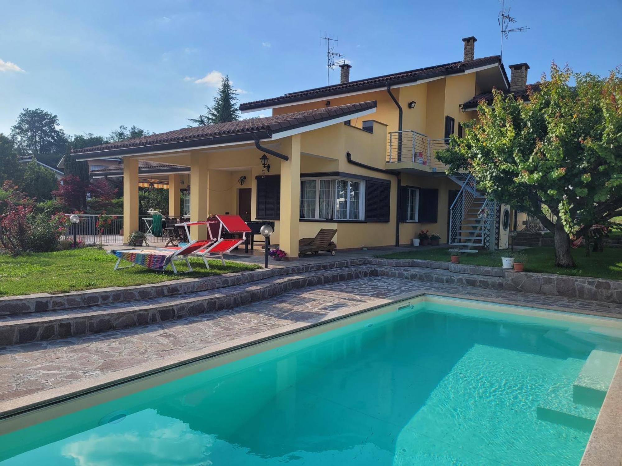 Casa Vacanze Alice E Arianna Cairo Montenotte Eksteriør bilde
