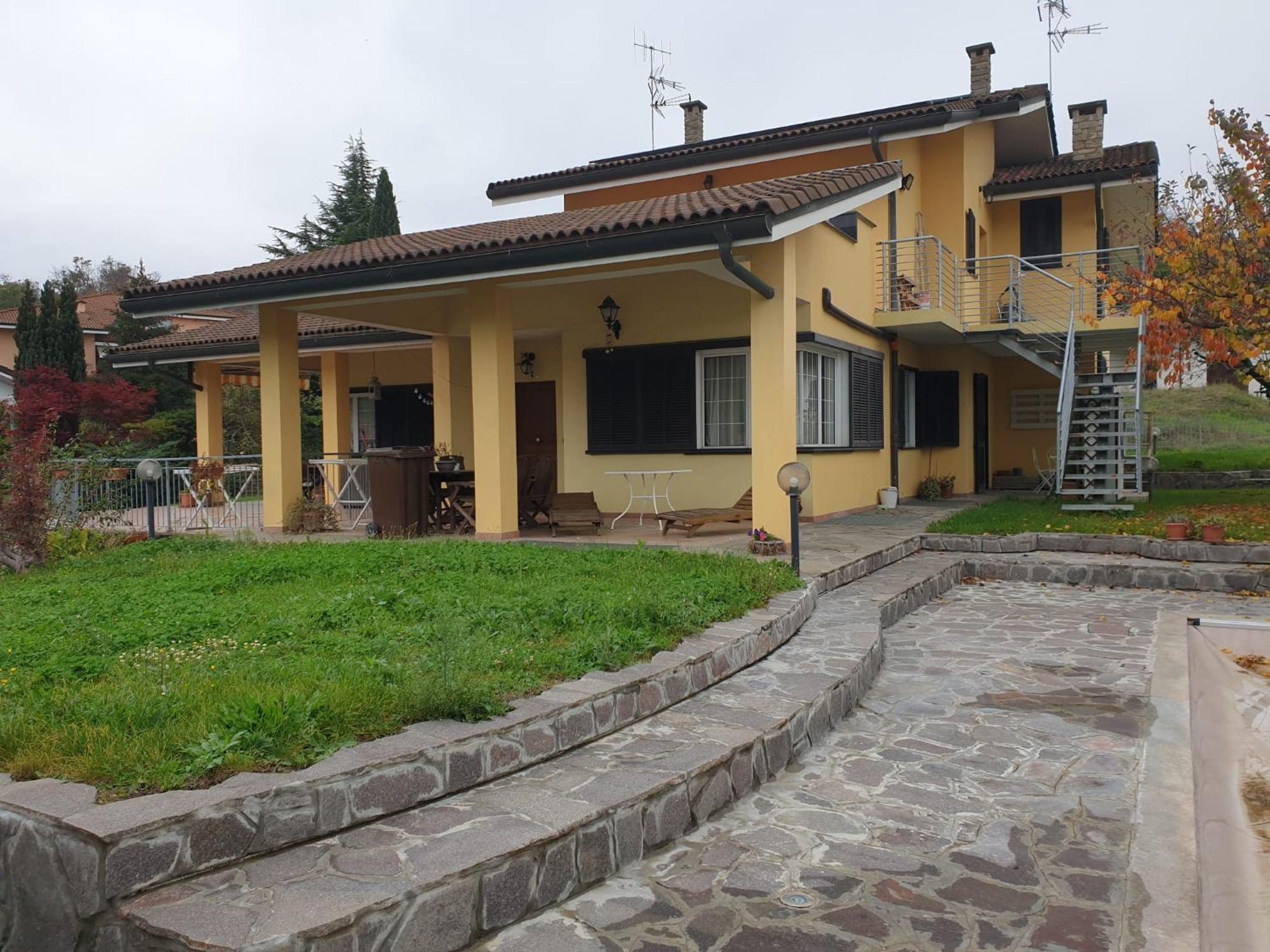 Casa Vacanze Alice E Arianna Cairo Montenotte Eksteriør bilde